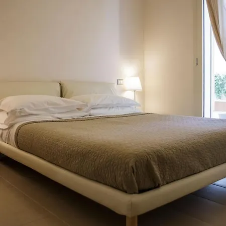 Millecento Aparthotel 3*