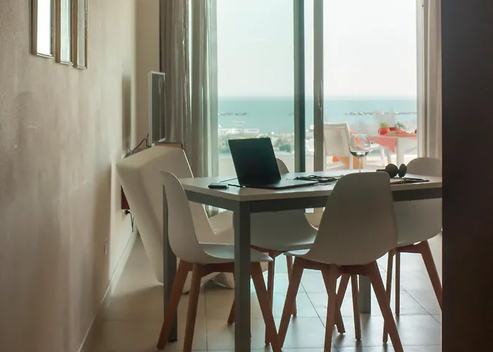 Millecento - Aperto Tutto L'anno Чезенатико